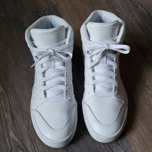 Women's Tennis Shoes